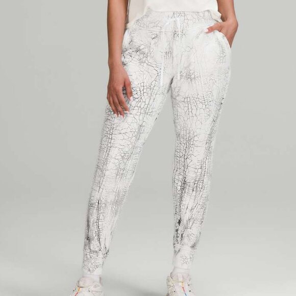Lululemon Warm Down Jogger *7/8 Length • Size 6 • Thread Dye White Black - Picture 1 of 11